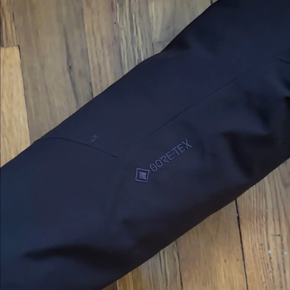 Arc’teryx Patera Long Parka with Gore-Tex - Picture 4 of 10
